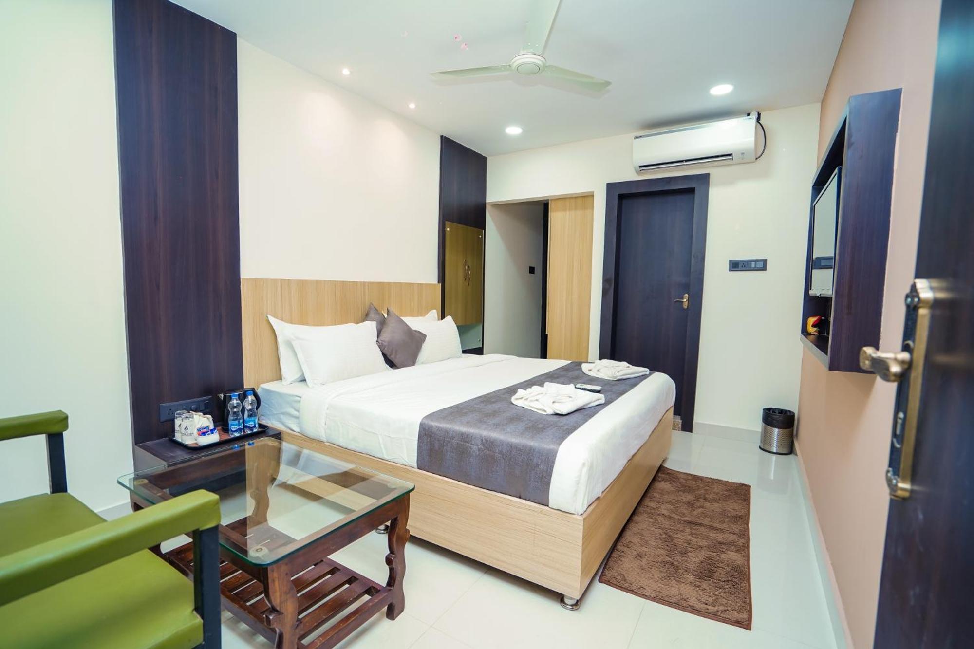 Hotel Middleton Nxt 布巴内什瓦尔 外观 照片