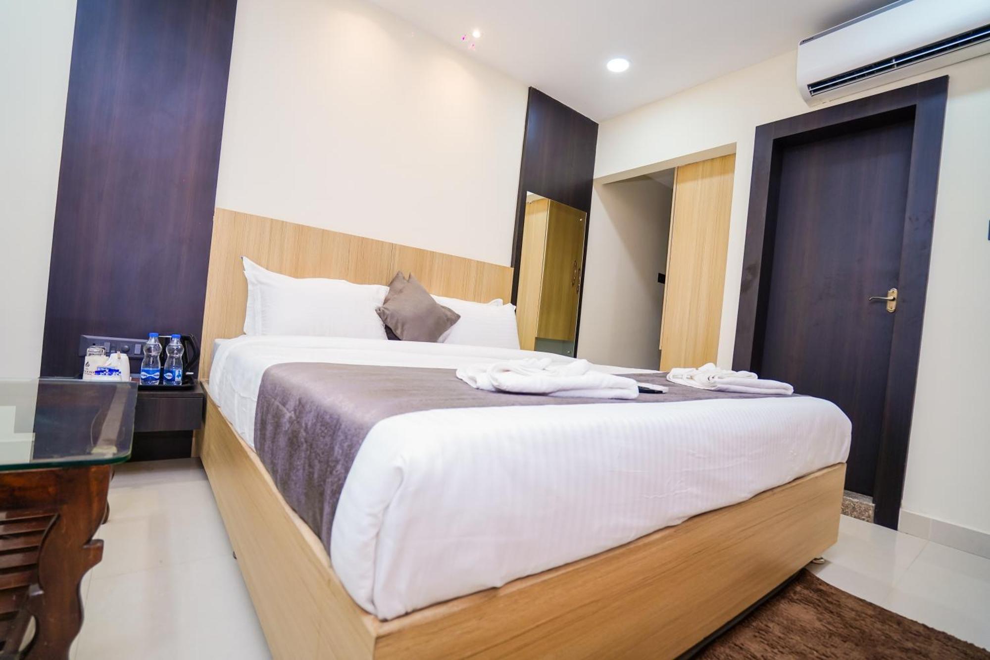 Hotel Middleton Nxt 布巴内什瓦尔 外观 照片